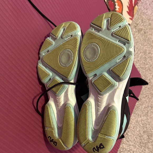 Women's Devotion XT Mid Top Training Shoe sz 9 - Picture 6 of 6